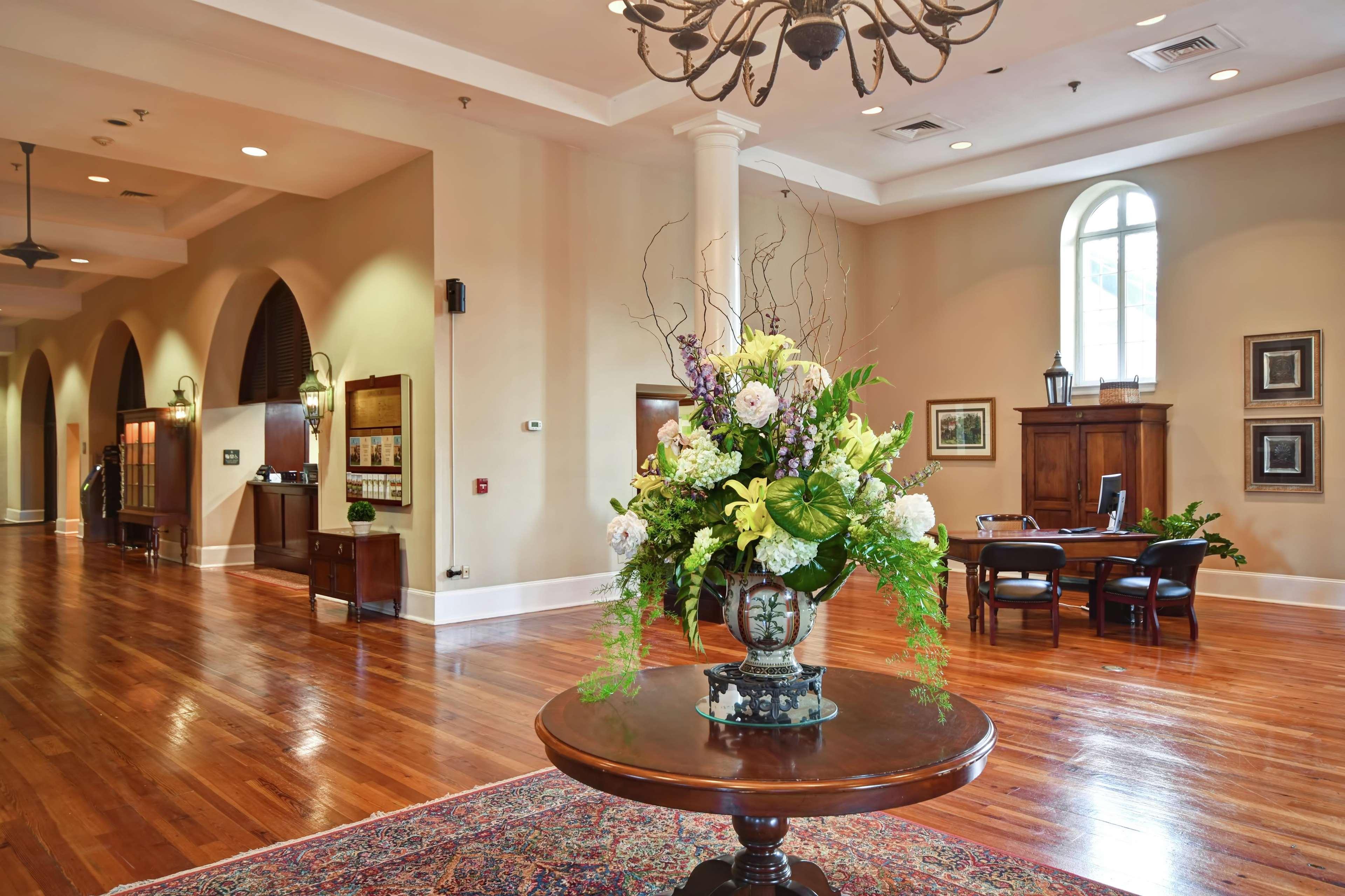 Embassy Suites Charleston - Historic District Bagian luar foto